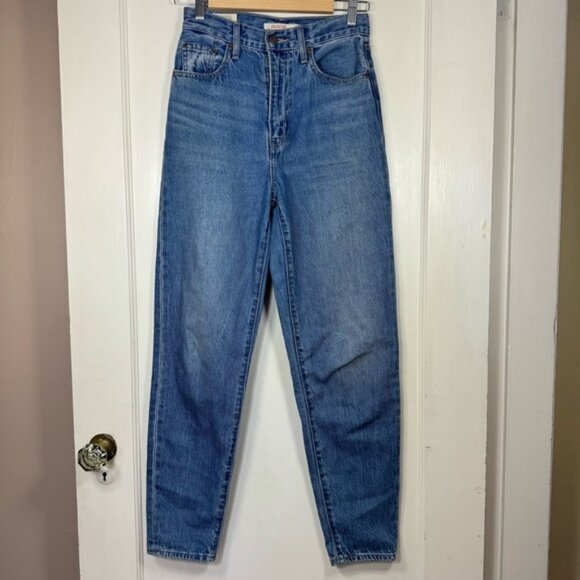 Levis High Loose Taper Mom Jeans - Picture 3 of 8